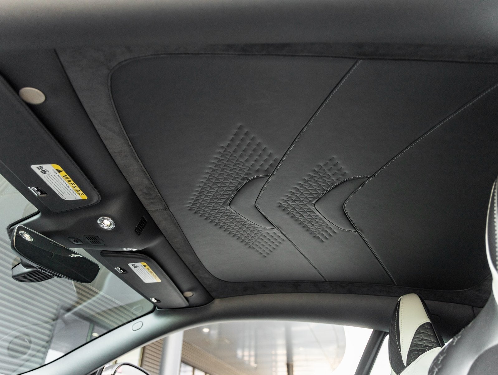 2022 Aston Martin DBS Superleggera