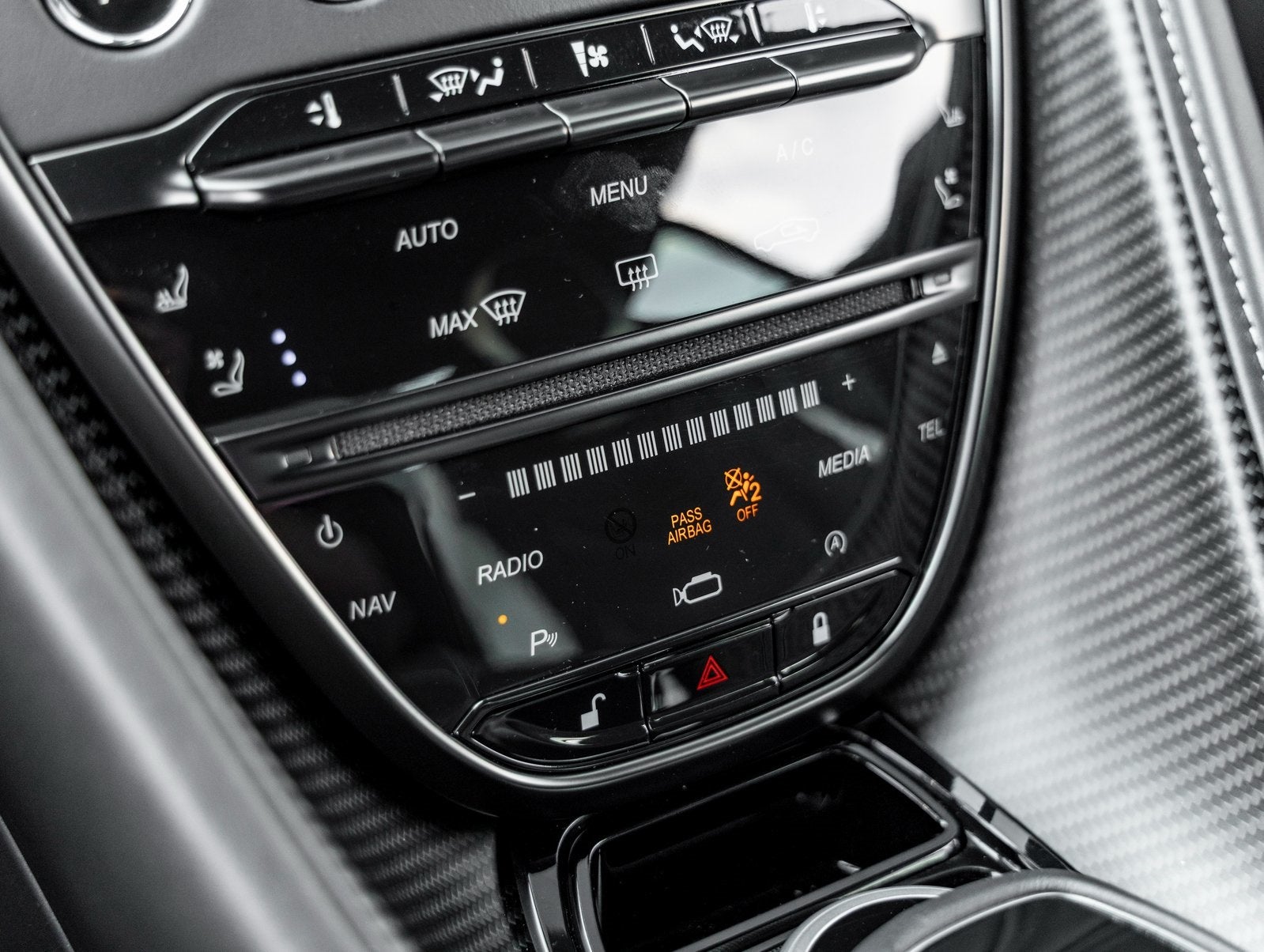 2022 Aston Martin DBS Superleggera