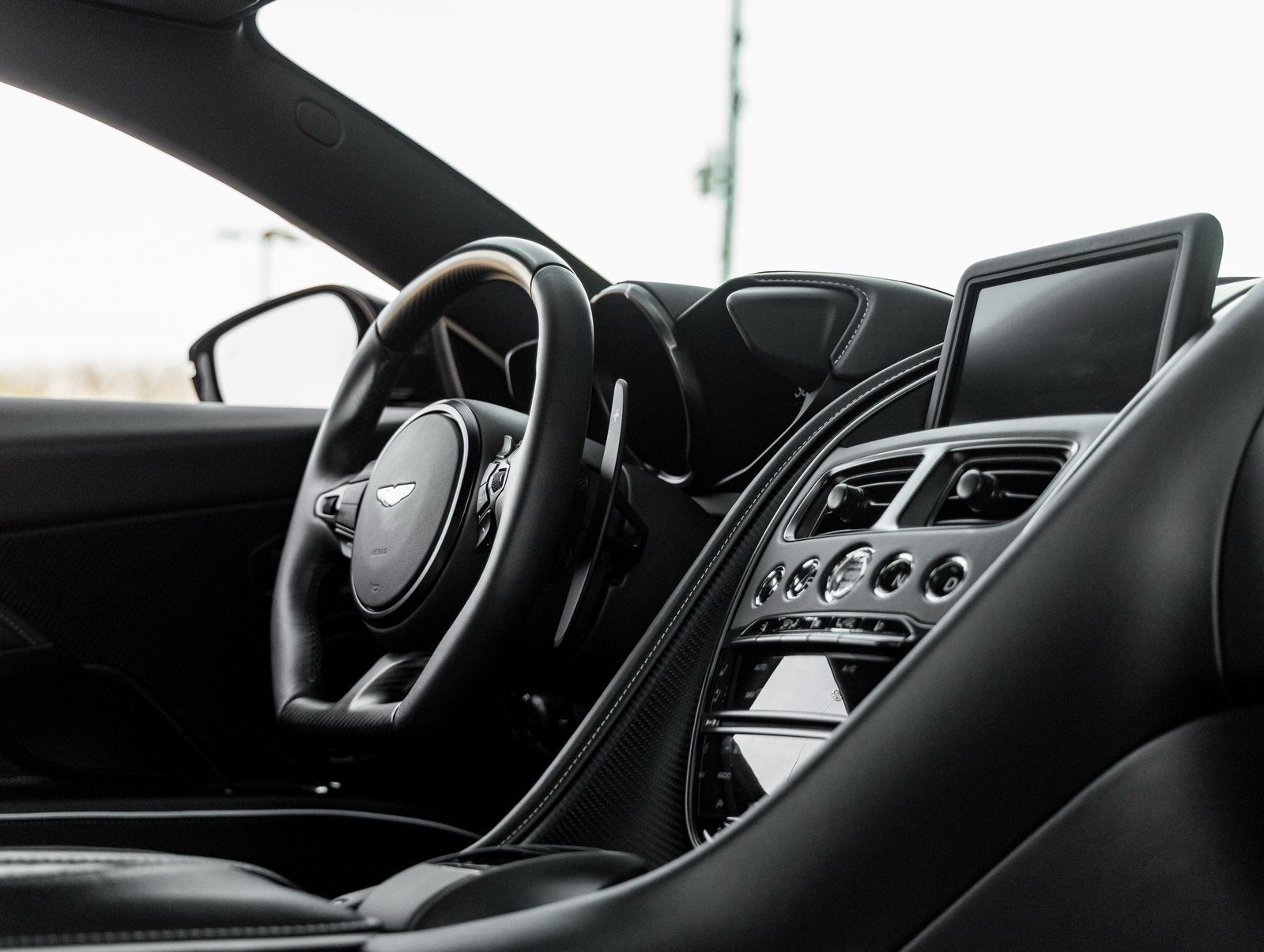 2022 Aston Martin DBS Superleggera