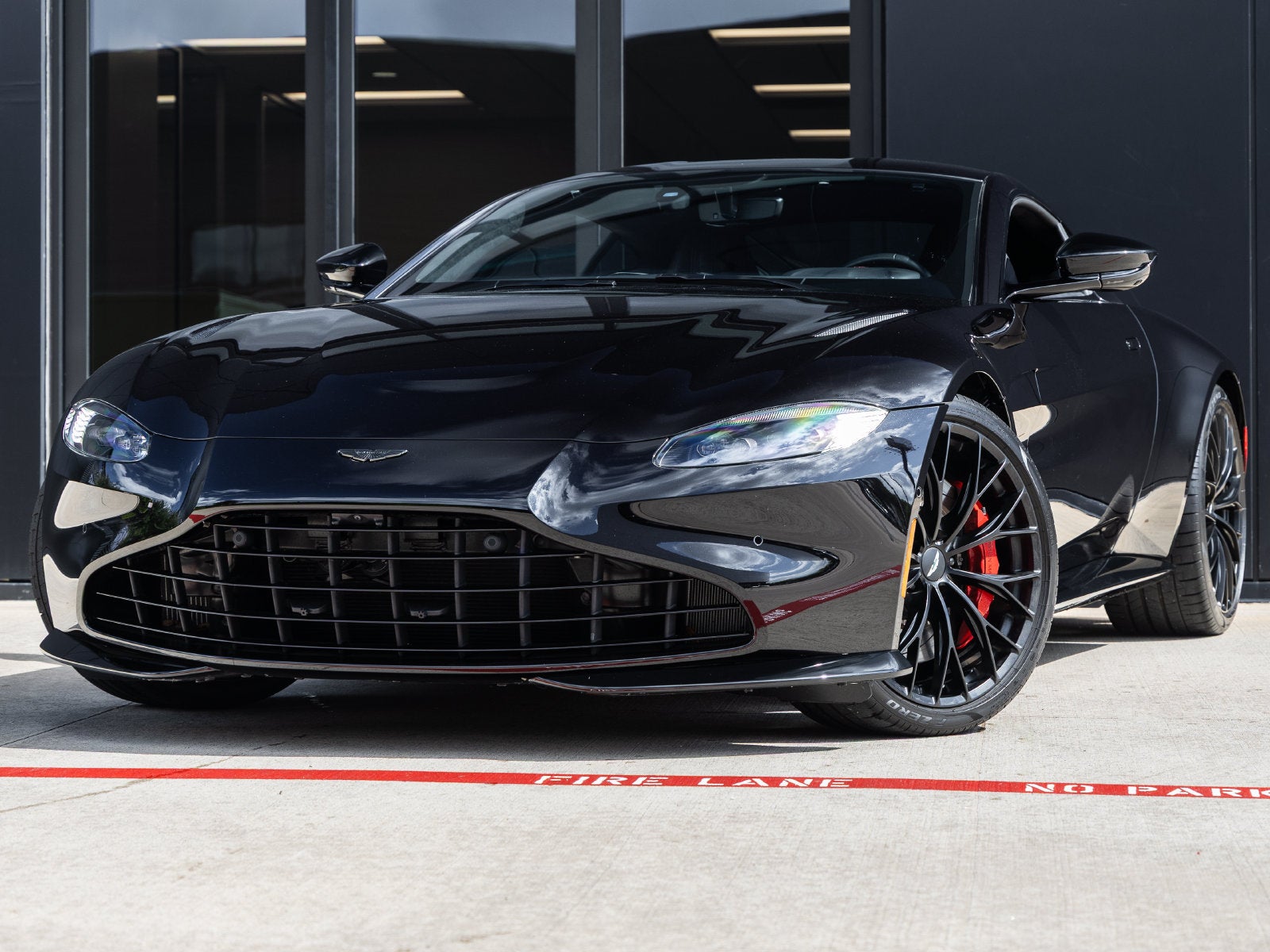 2023 Aston Martin Vantage Base
