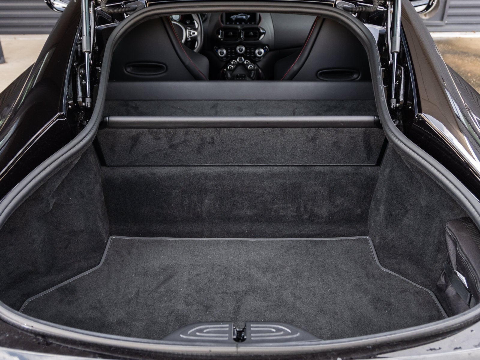 2023 Aston Martin Vantage Base