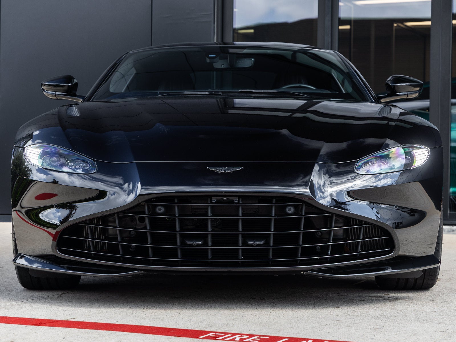 2023 Aston Martin Vantage Base