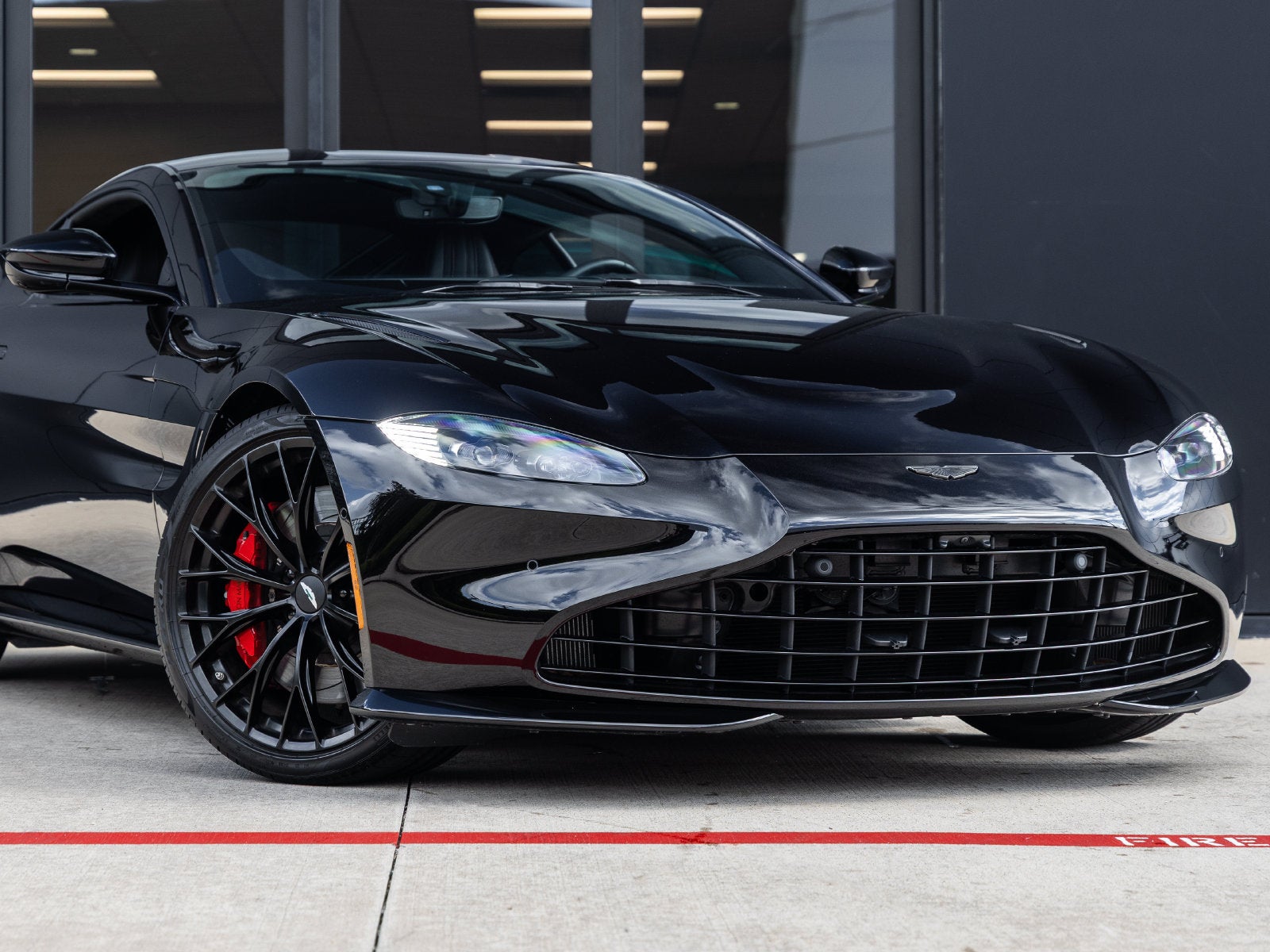 2023 Aston Martin Vantage Base