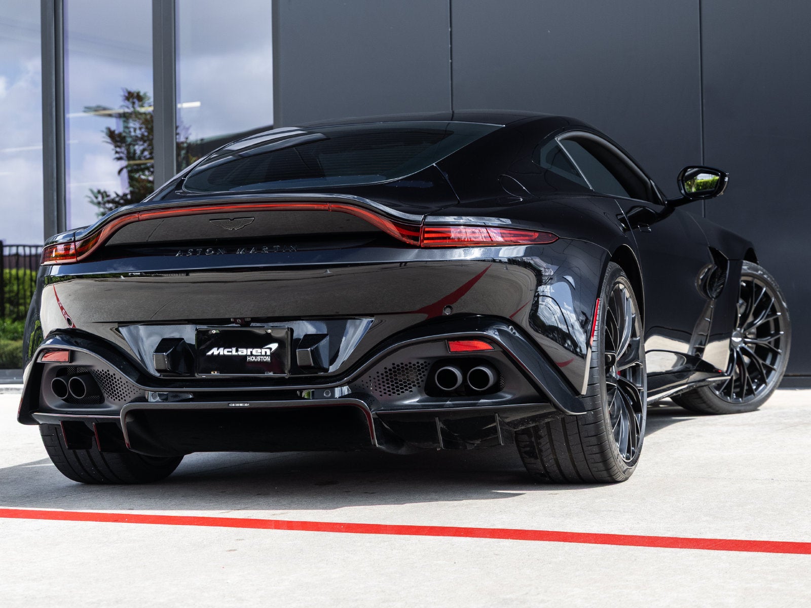 2023 Aston Martin Vantage Base
