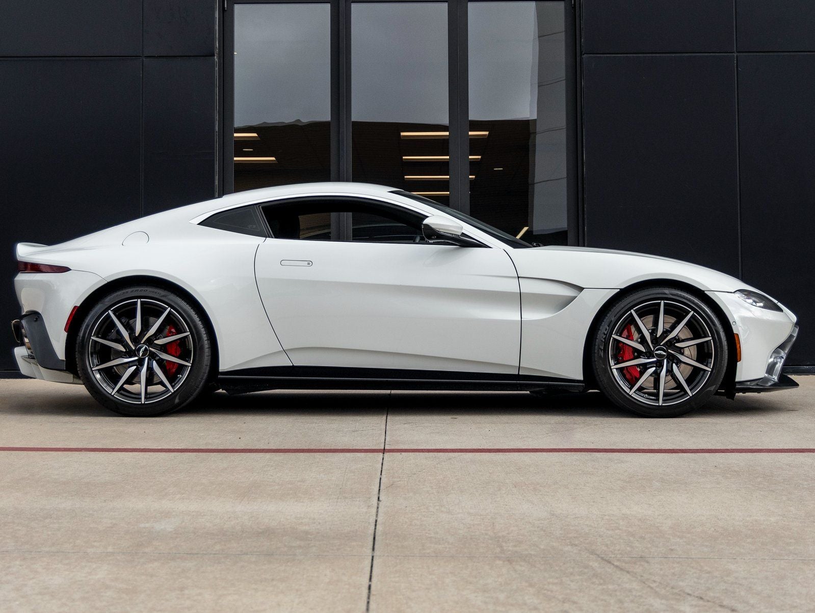 2019 Aston Martin Vantage Base