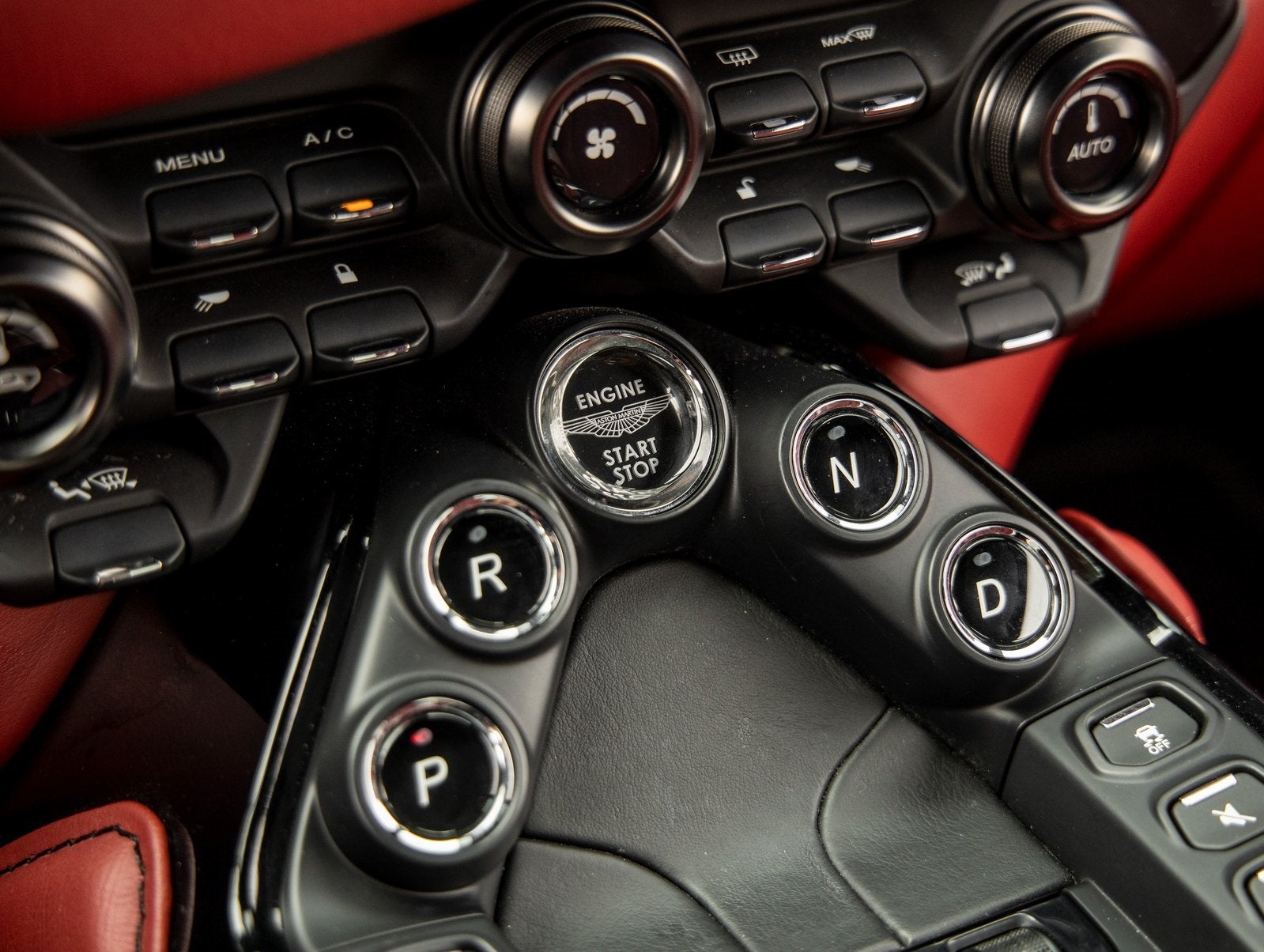 2020 Aston Martin Vantage Base