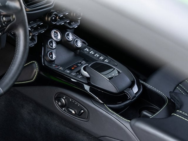 2022 Aston Martin Vantage Base