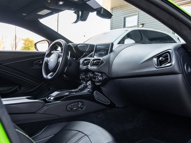 2022 Aston Martin Vantage Base
