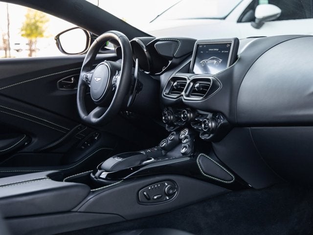 2022 Aston Martin Vantage Base
