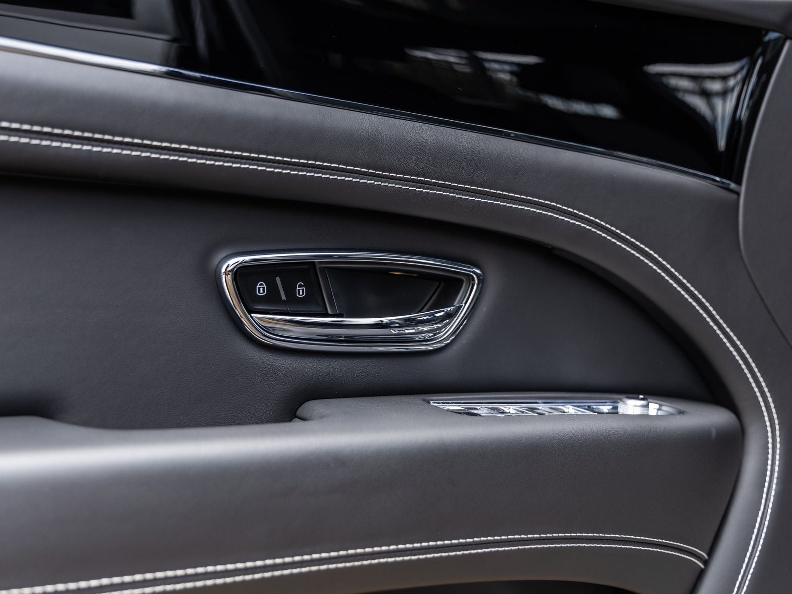2023 Bentley Bentayga Base