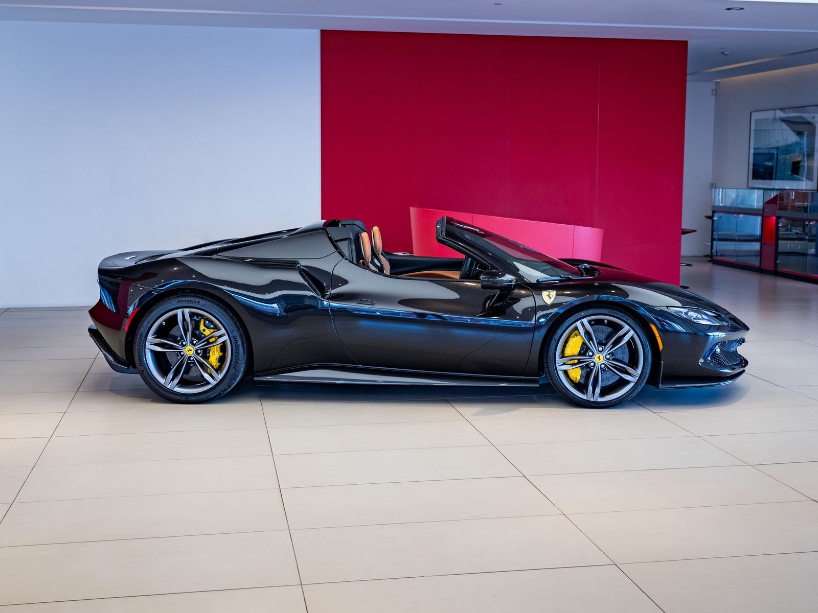 2025 Ferrari 296 GTS Base