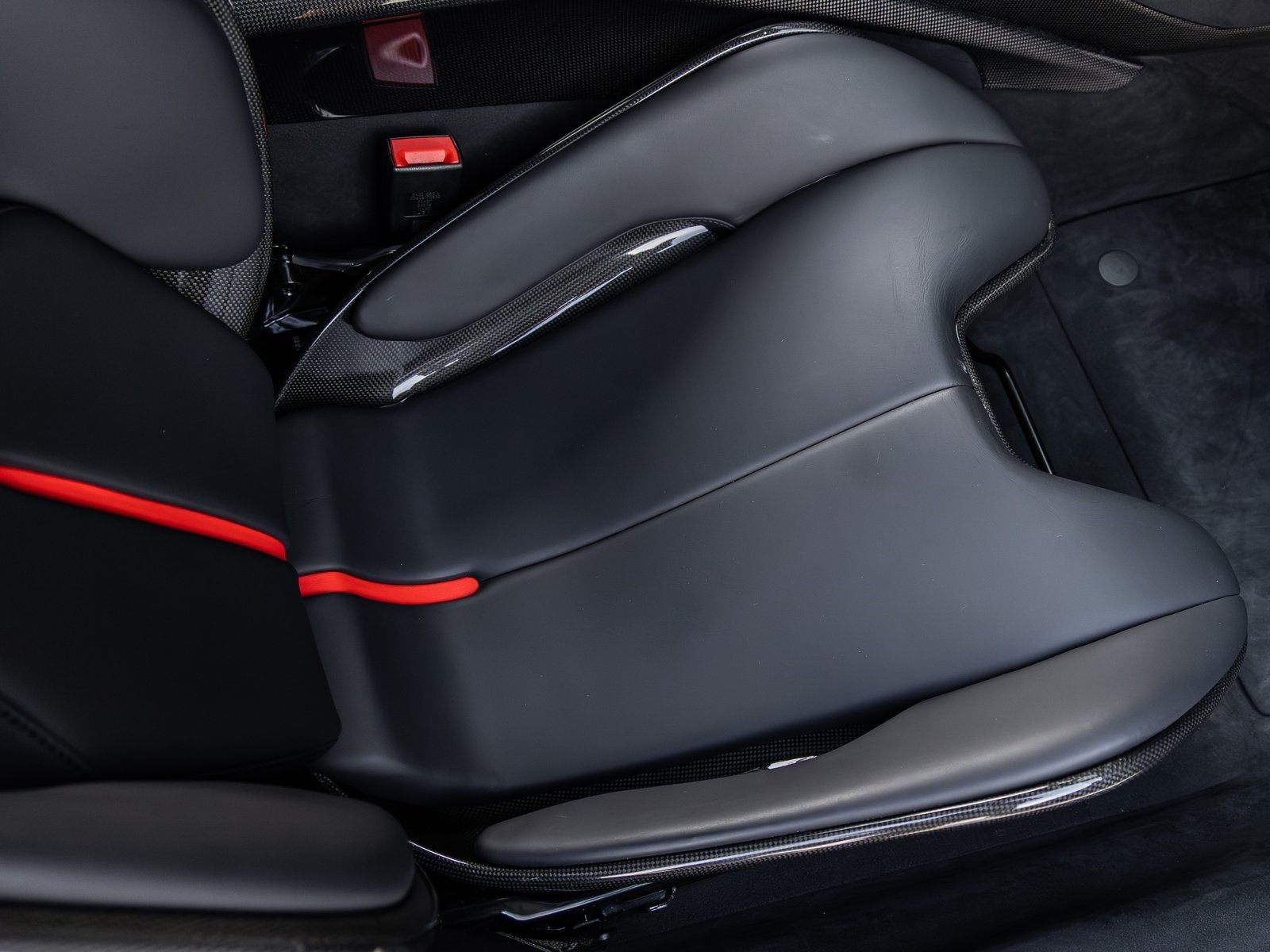 2021 Ferrari SF90 Stradale Base