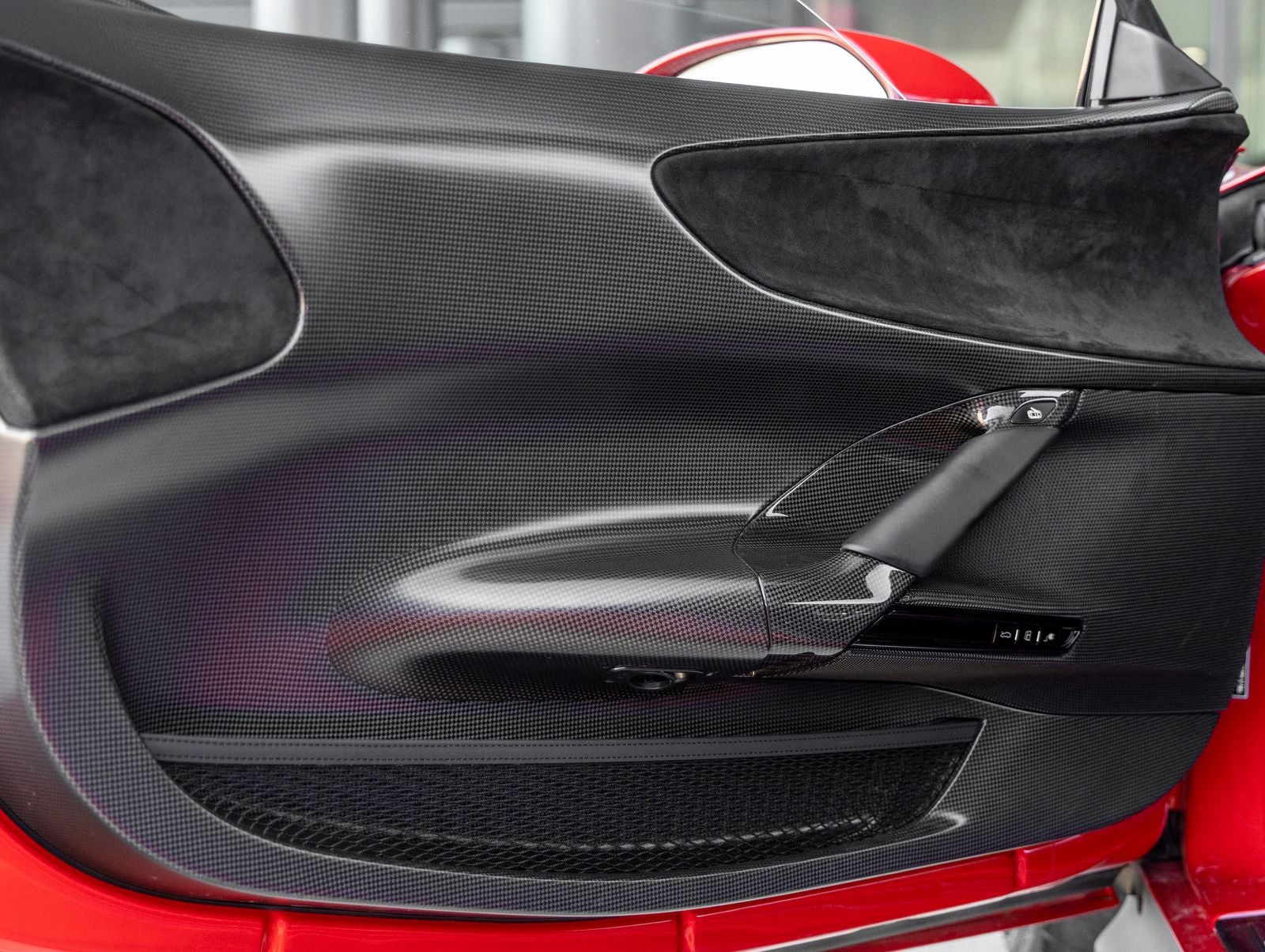 2023 Ferrari SF90 Stradale Base