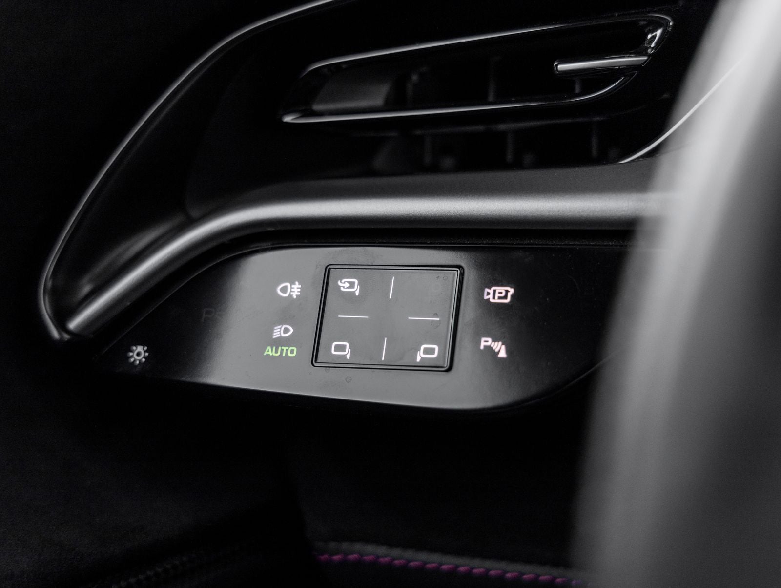 2023 Ferrari SF90 Stradale Base