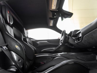 2023 Ferrari SF90 Stradale Base