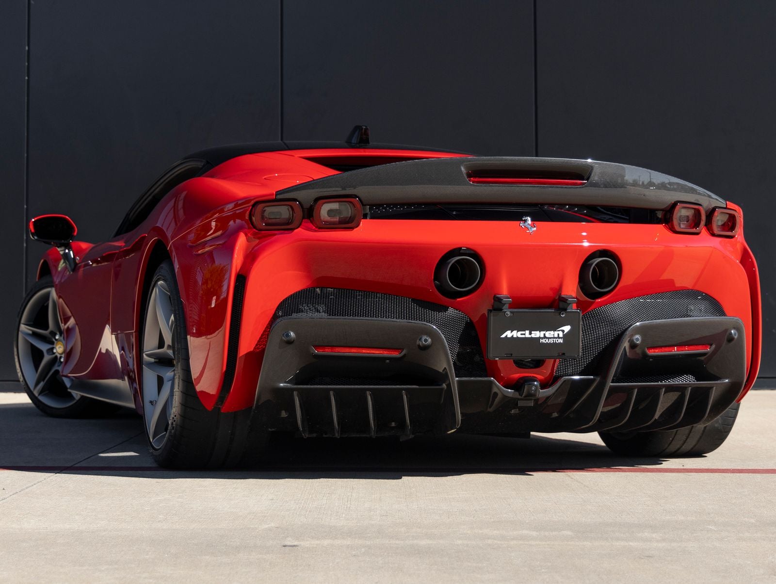 2023 Ferrari SF90 Stradale Base