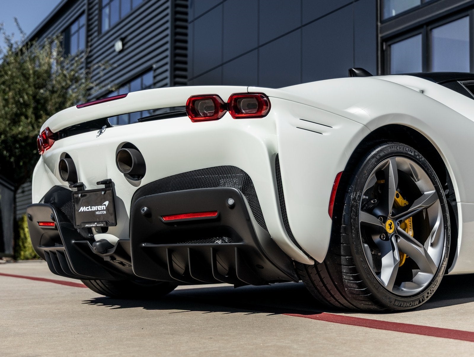 2023 Ferrari SF90 Stradale Base