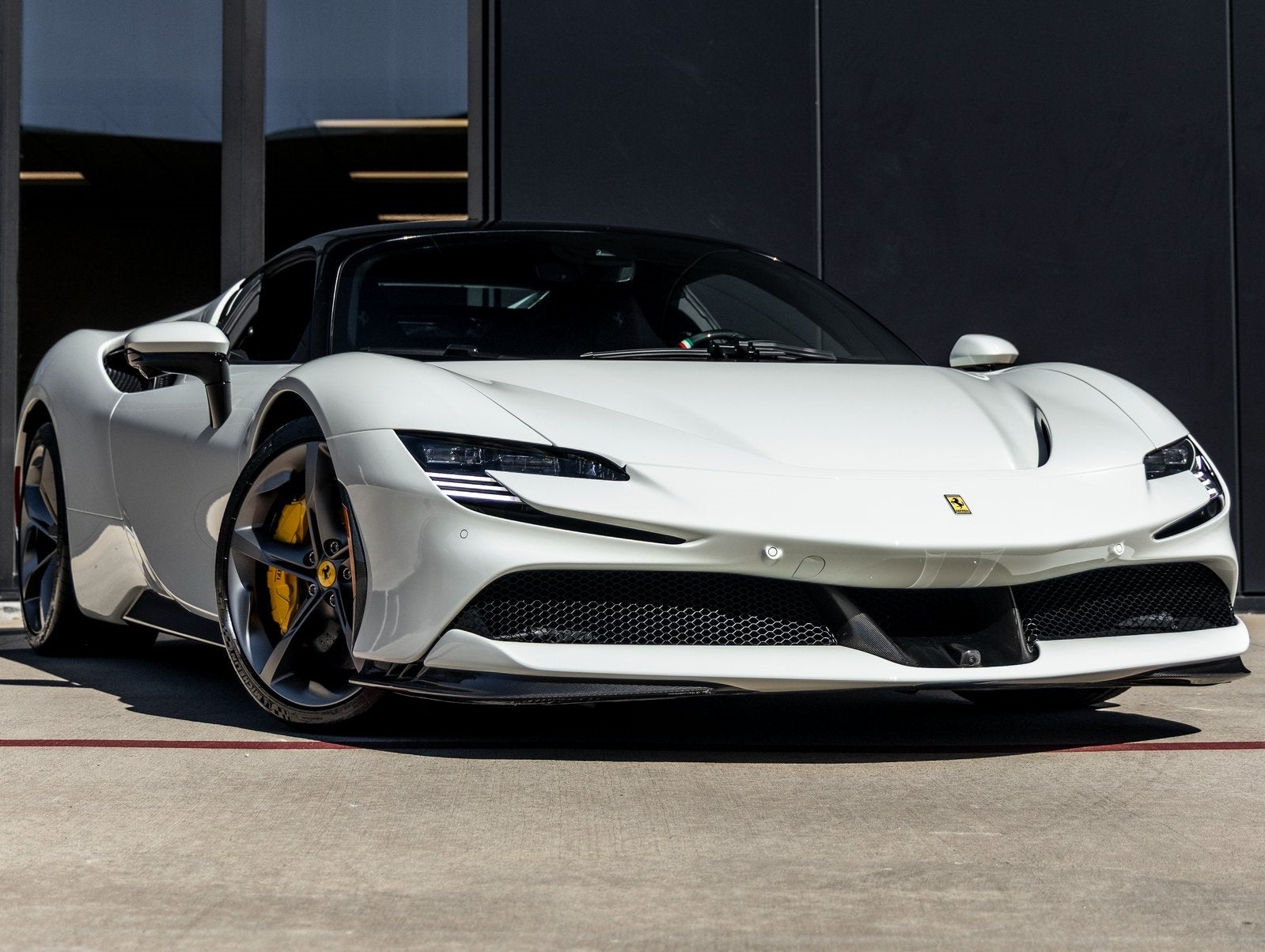 2023 Ferrari SF90 Stradale Base