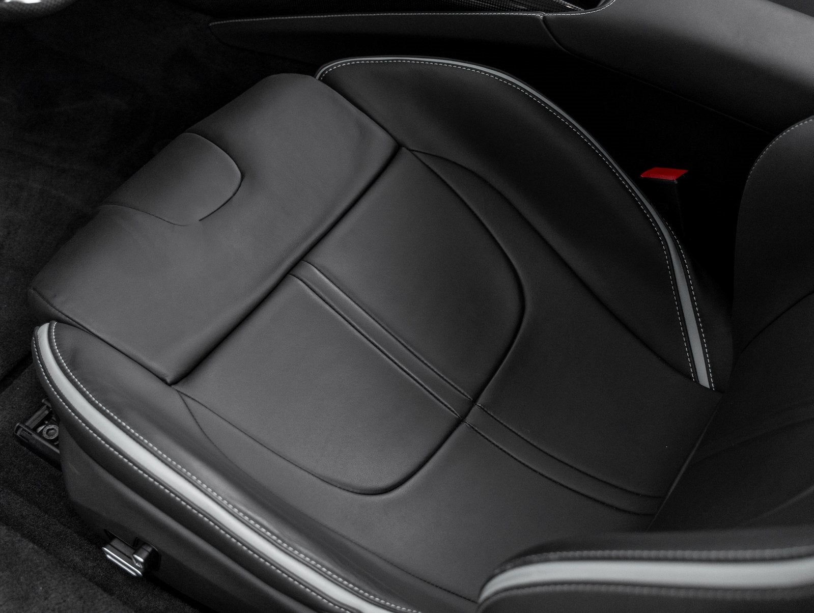 2023 Ferrari SF90 Stradale Base