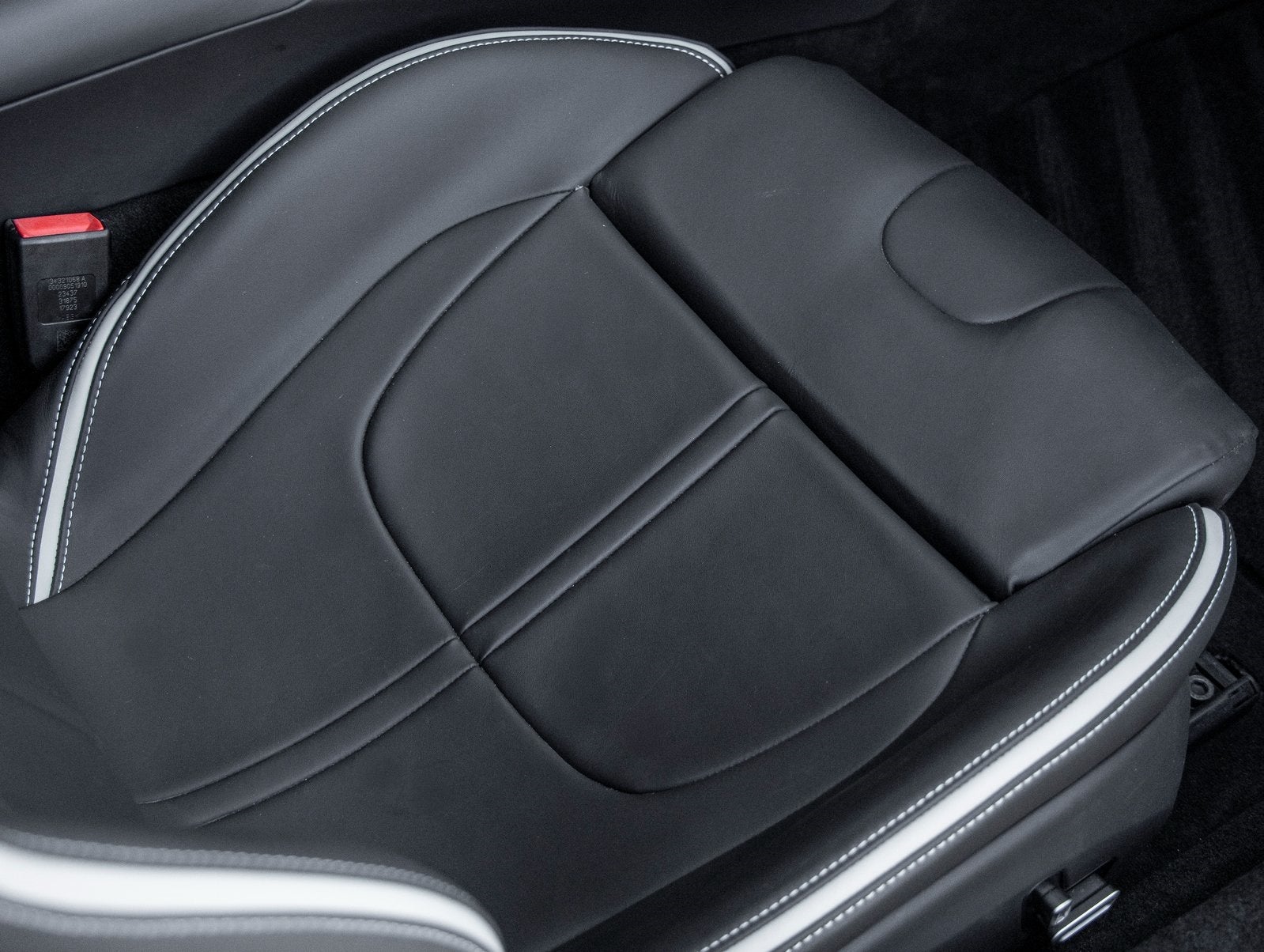 2023 Ferrari SF90 Stradale Base