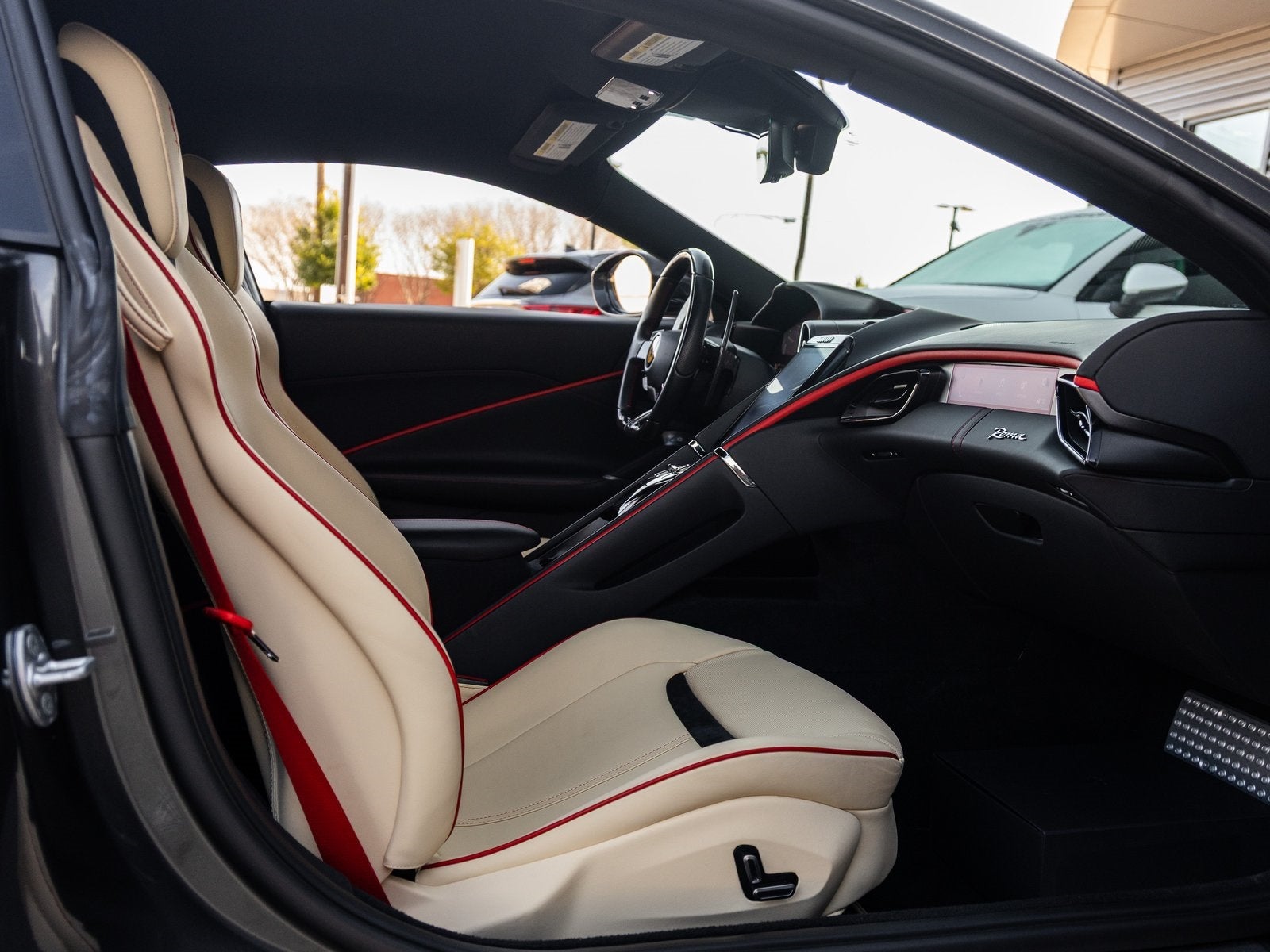 2022 Ferrari Roma Base