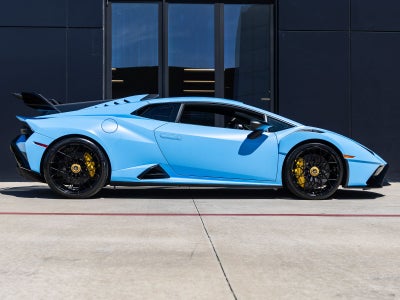 2024 Lamborghini Huracan STO Base