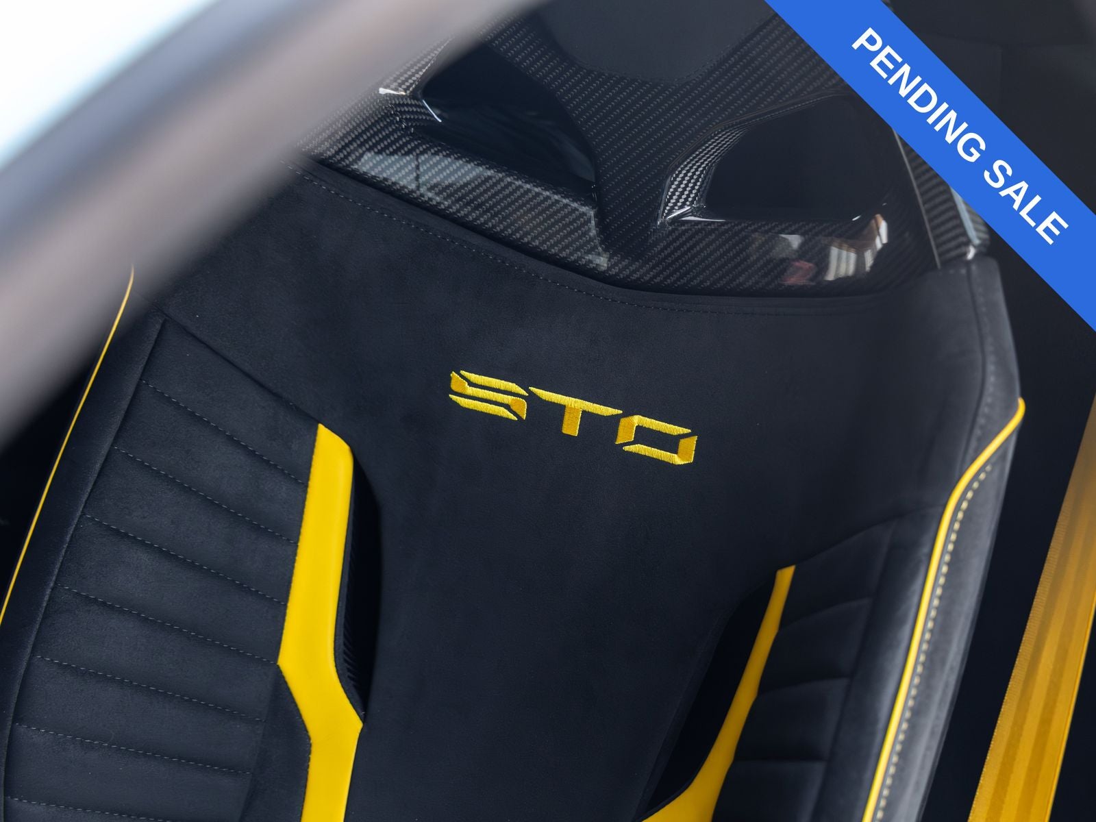 2024 Lamborghini Huracan STO Base