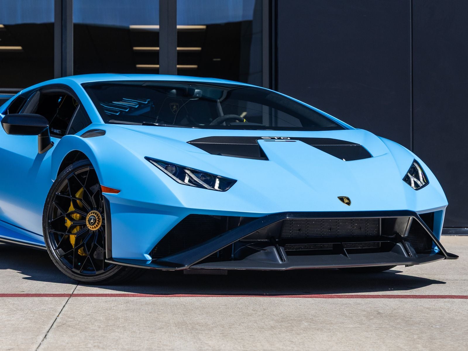 2024 Lamborghini Huracan STO Base