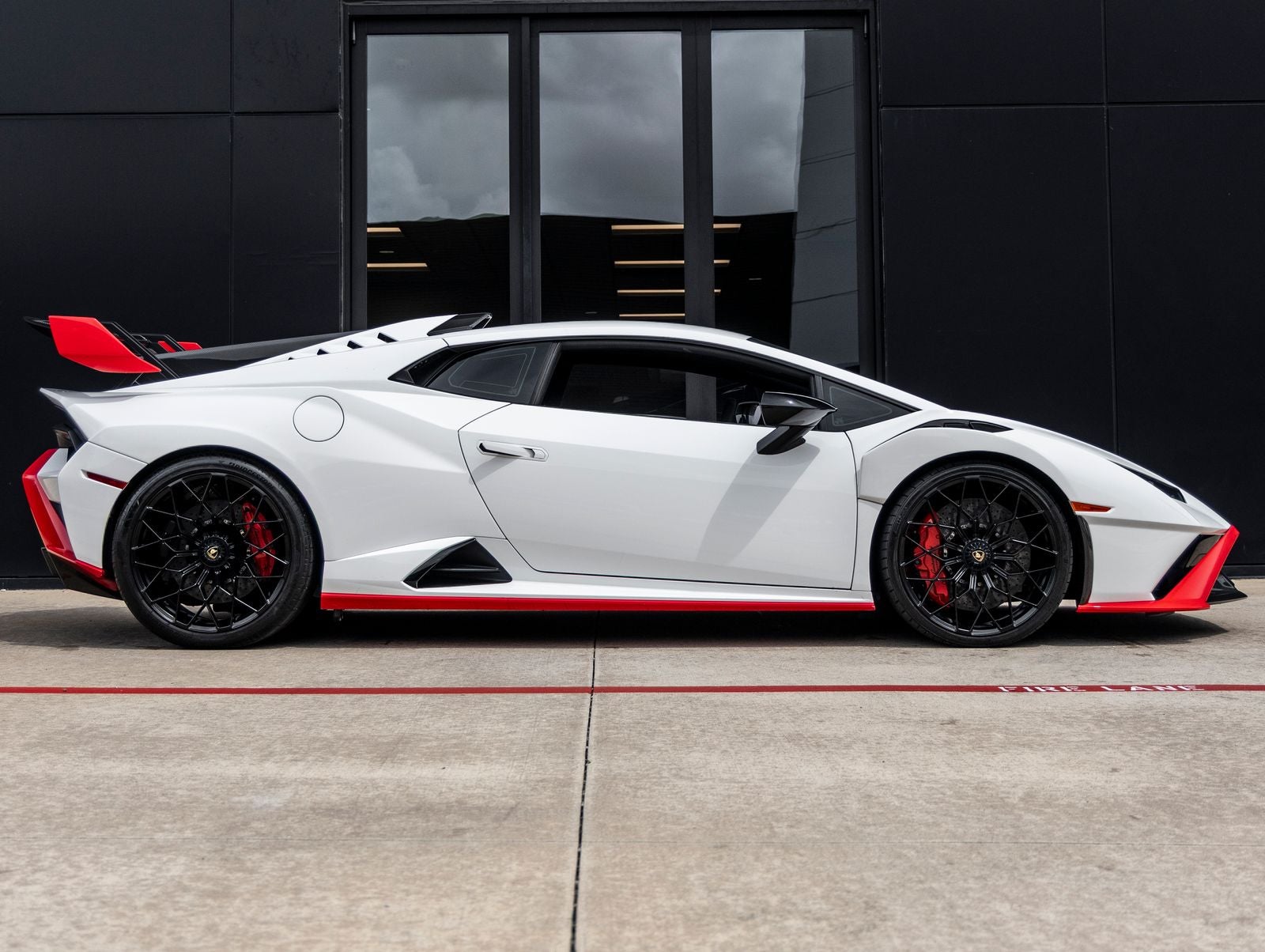 2022 Lamborghini Huracan STO Base
