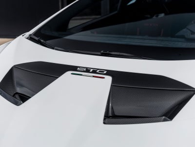 2022 Lamborghini Huracan STO Base