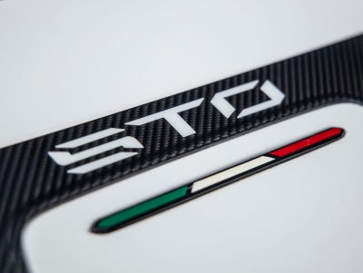 2022 Lamborghini Huracan STO Base