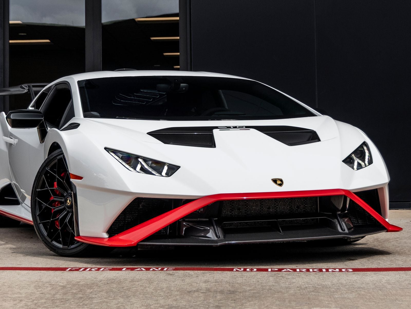 2022 Lamborghini Huracan STO Base