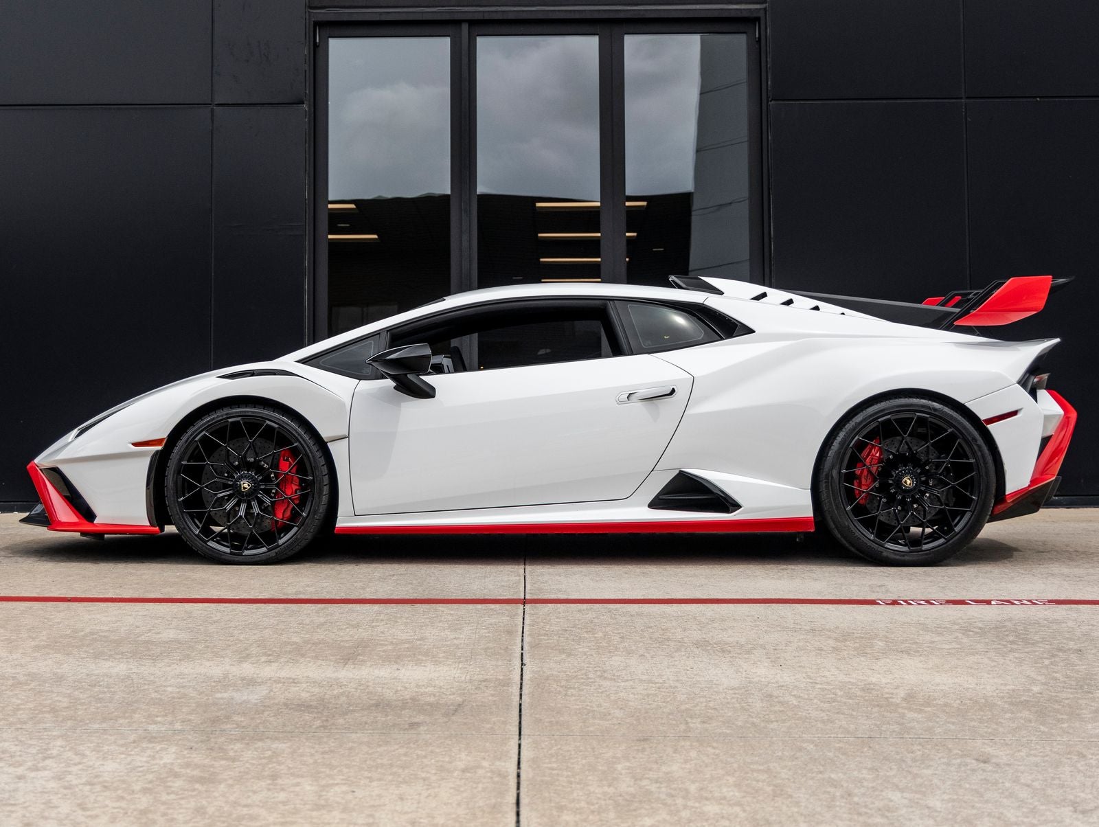 2022 Lamborghini Huracan STO Base