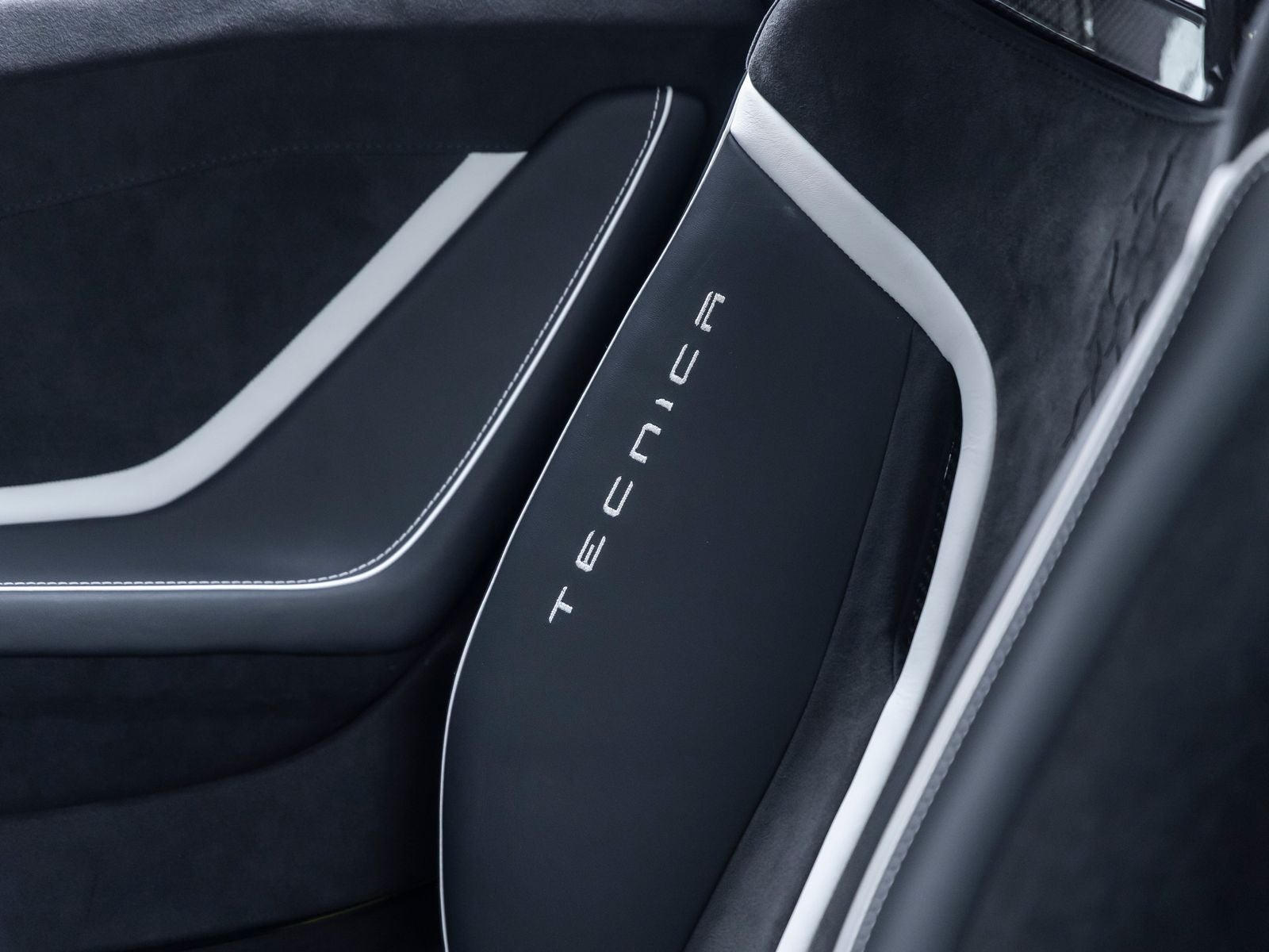 2023 Lamborghini Huracan Tecnica Base