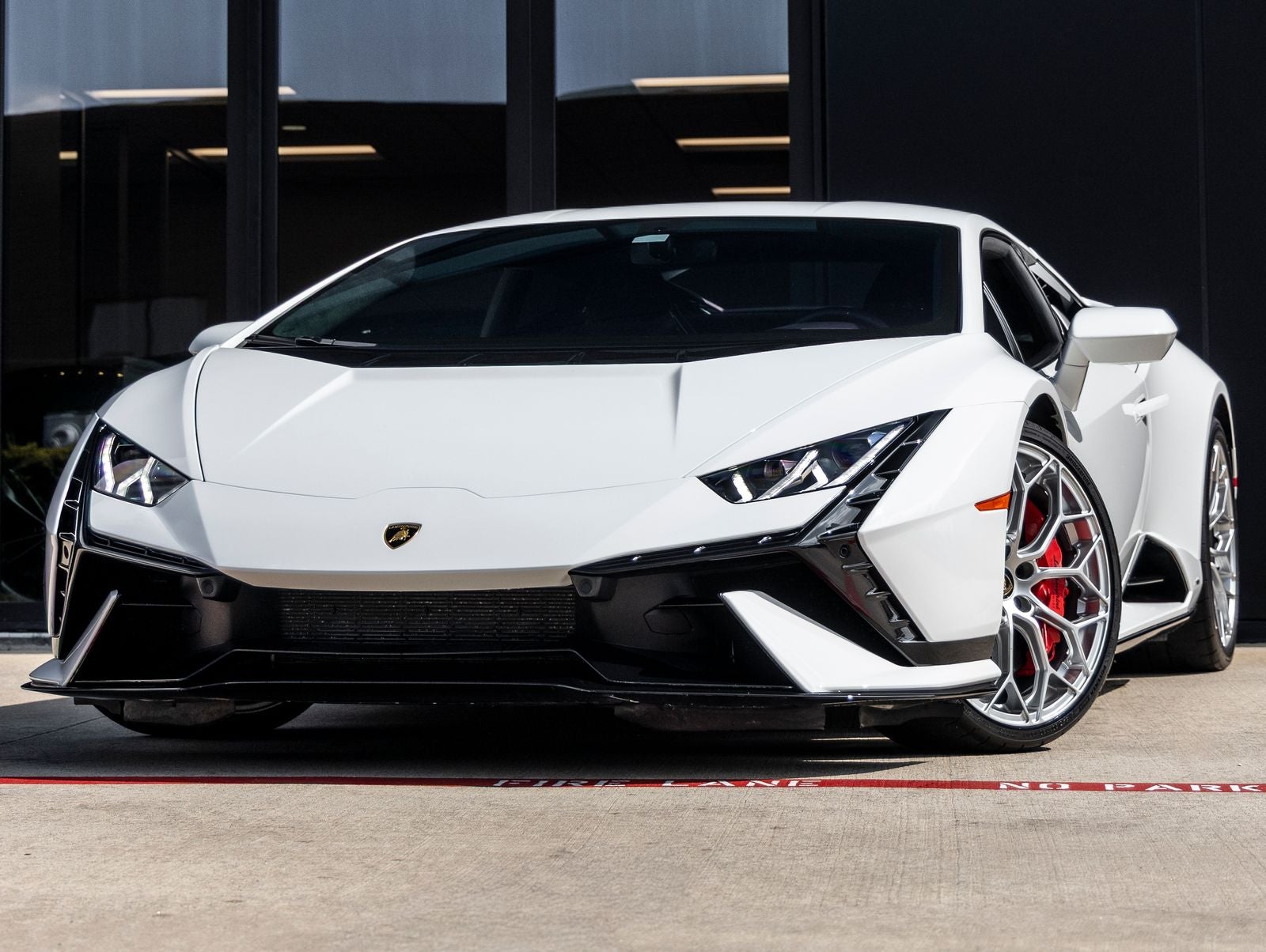 PokeelBalenciaga×Lamborghini 2023 Lamborghini Huracan Tecnica | CarEdge | CarEdge