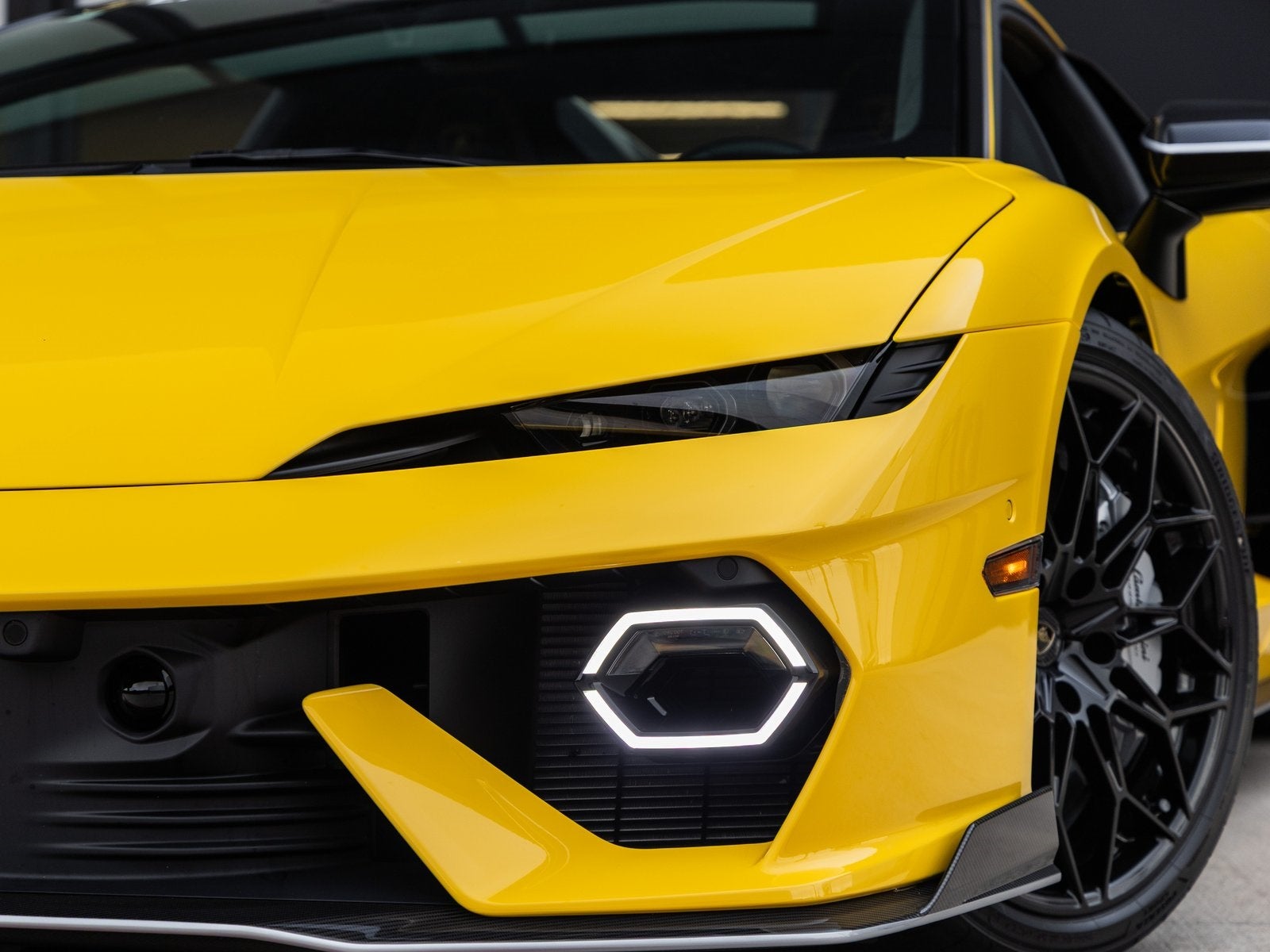 2026 Lamborghini Temerario Base