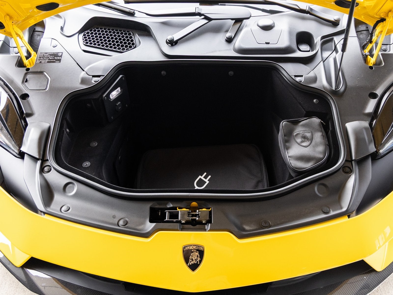 2026 Lamborghini Temerario Base