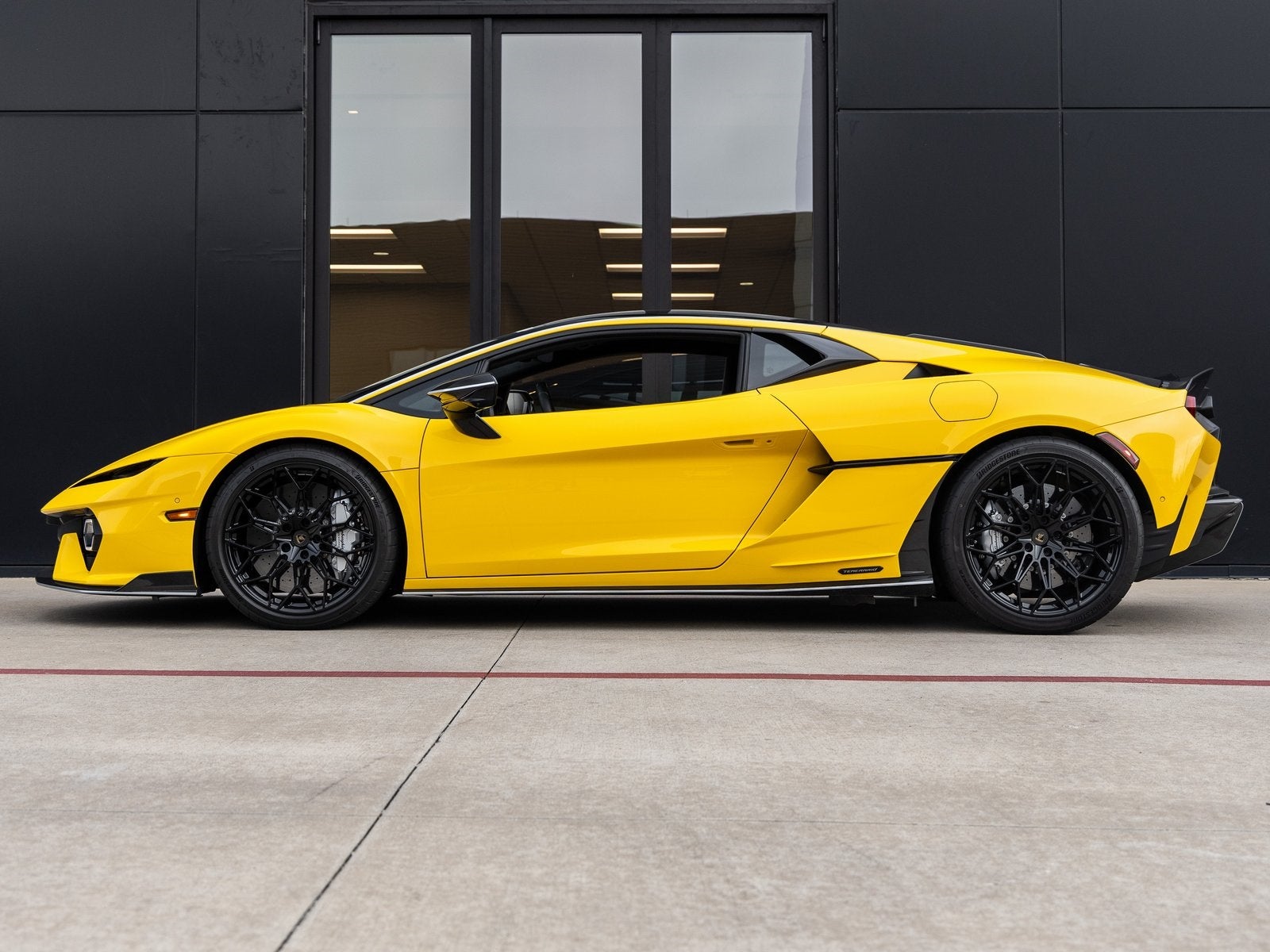 2026 Lamborghini Temerario Base