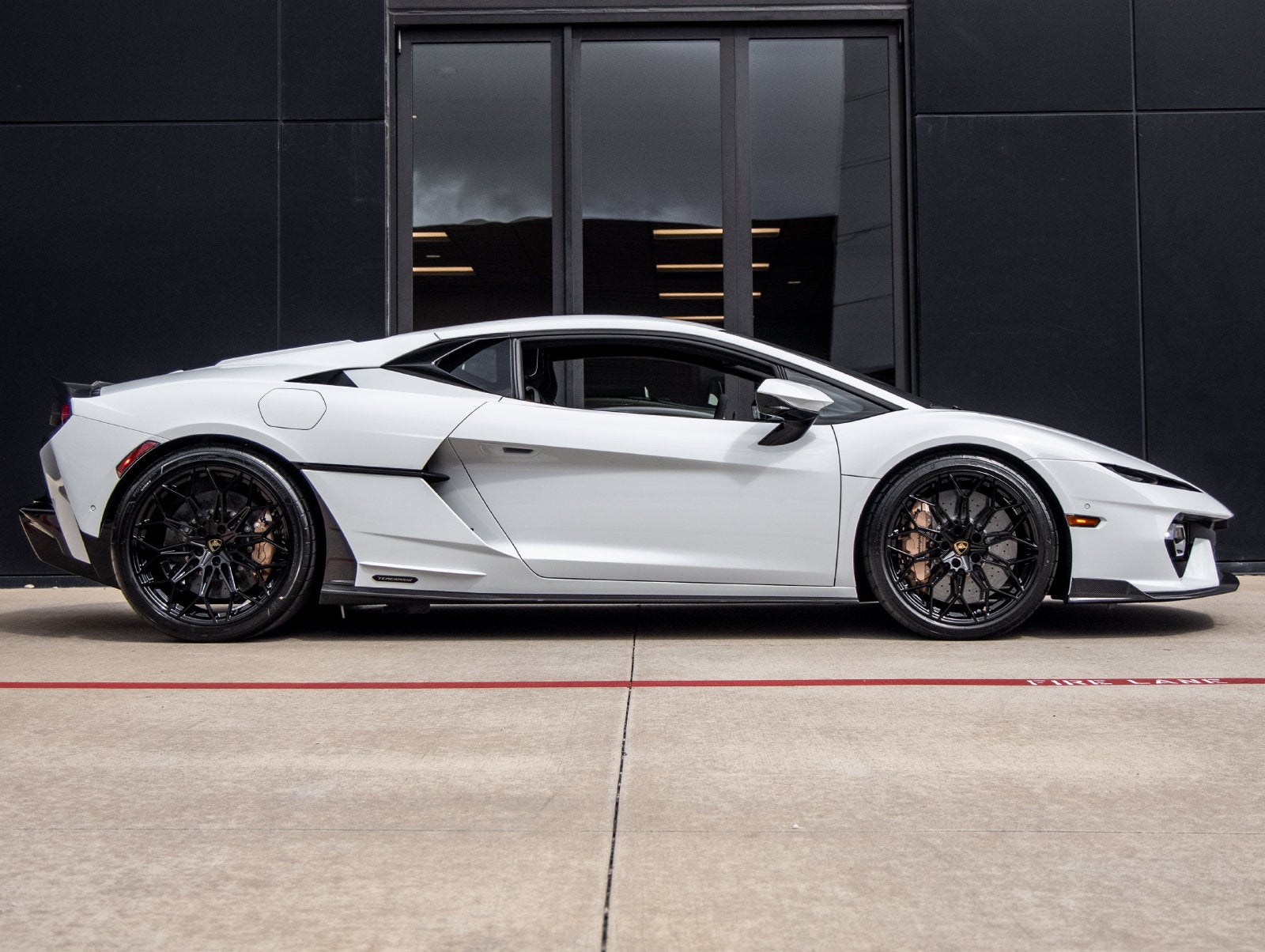 2026 Lamborghini Temerario Base