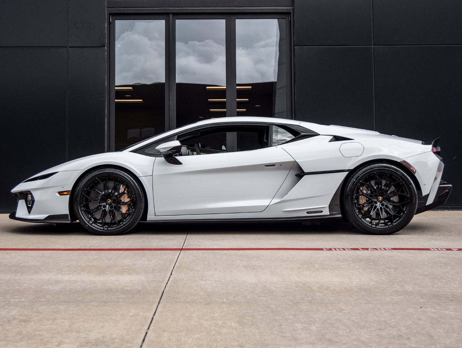 2026 Lamborghini Temerario Base