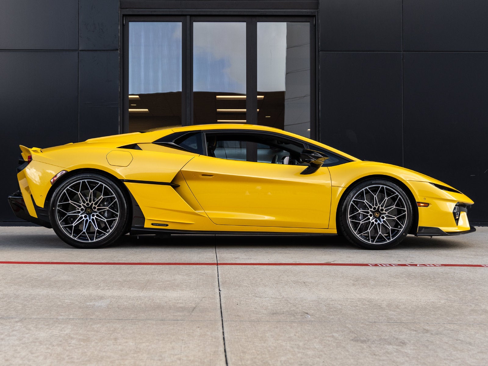 2026 Lamborghini Temerario Base