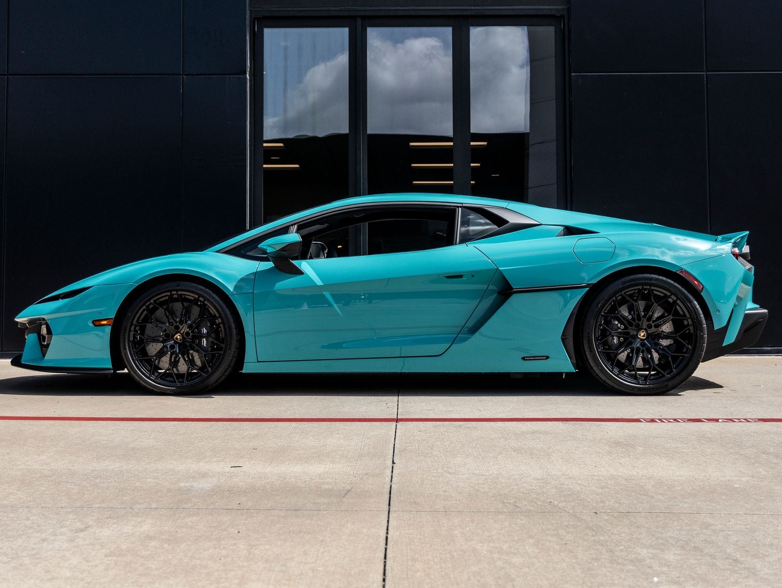 2026 Lamborghini Temerario Base