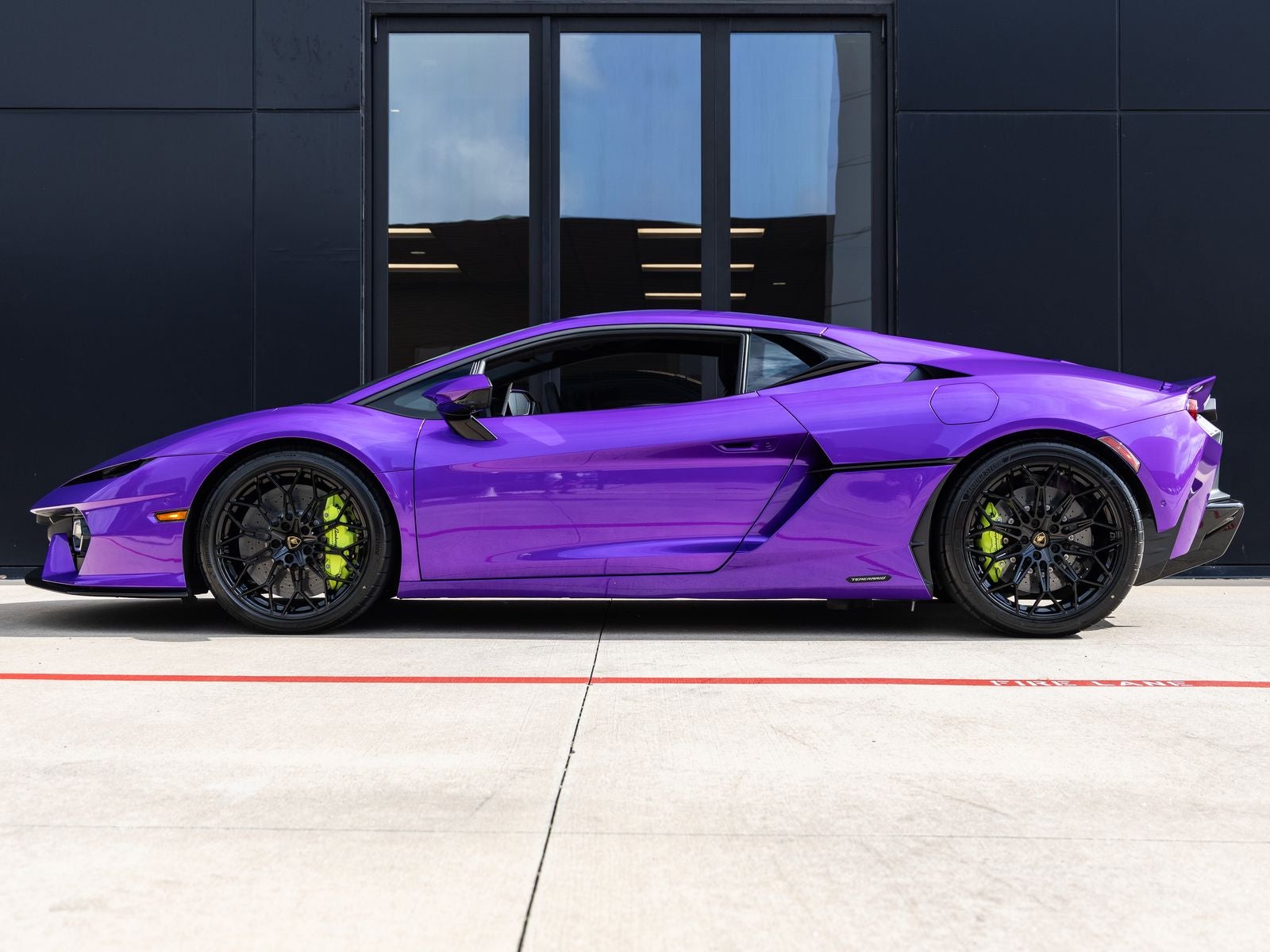2026 Lamborghini Temerario Base