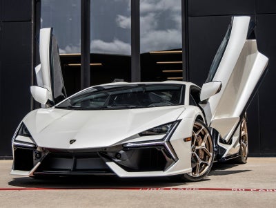 2026 Lamborghini Revuelto Base