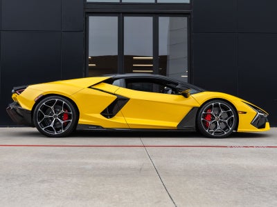 2026 Lamborghini Revuelto Base