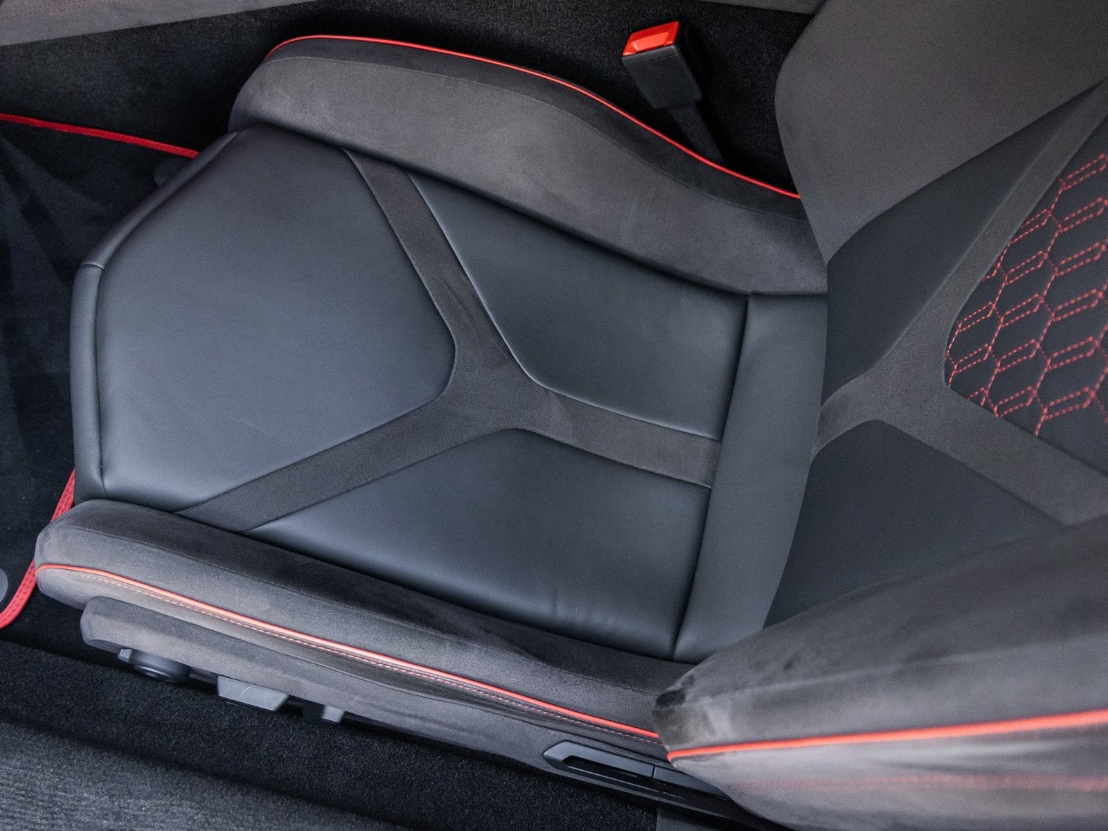 2024 Lamborghini Revuelto Base