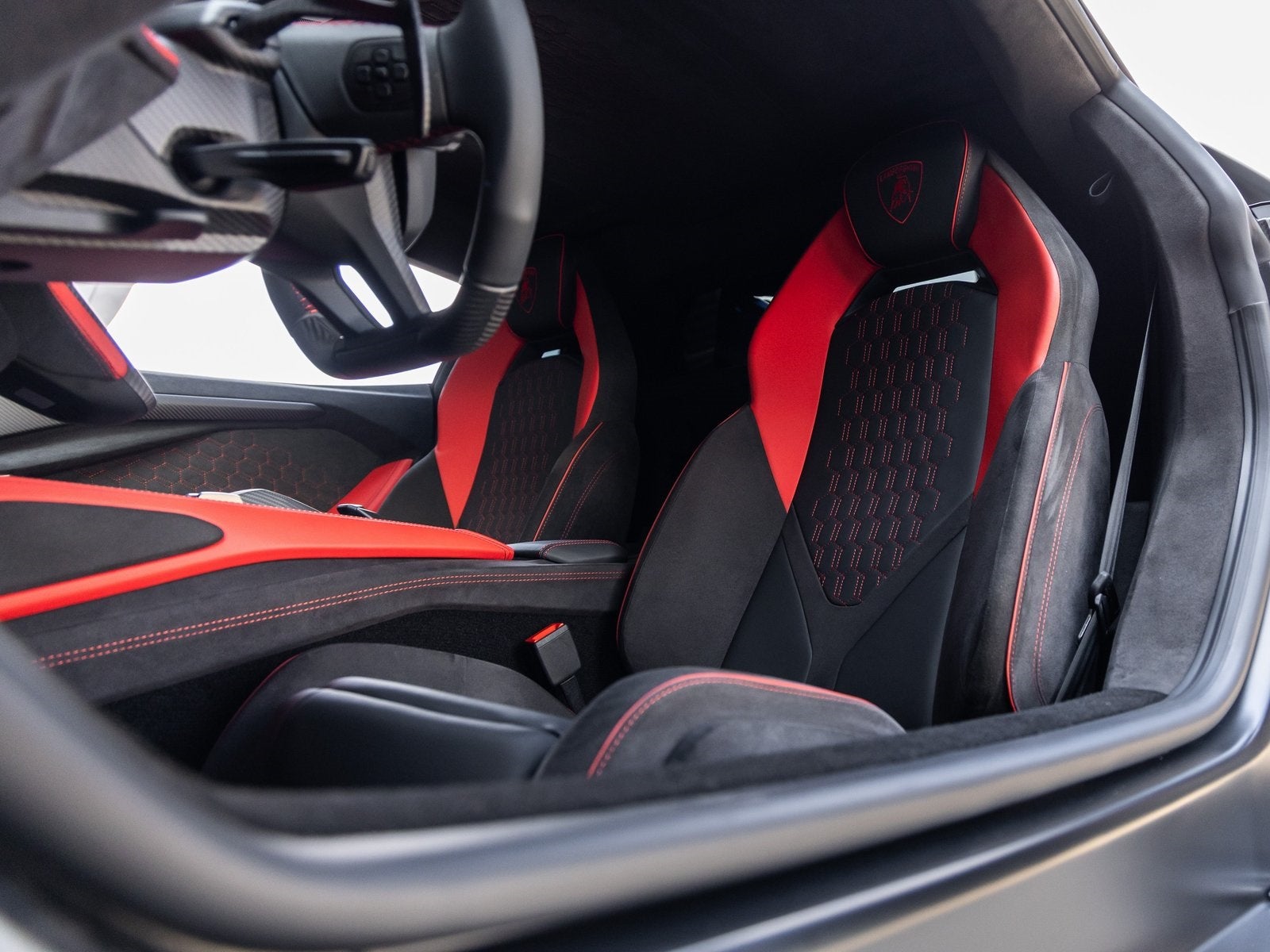 2024 Lamborghini Revuelto Base