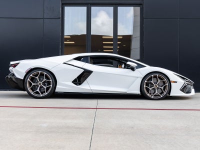 2024 Lamborghini Revuelto Base