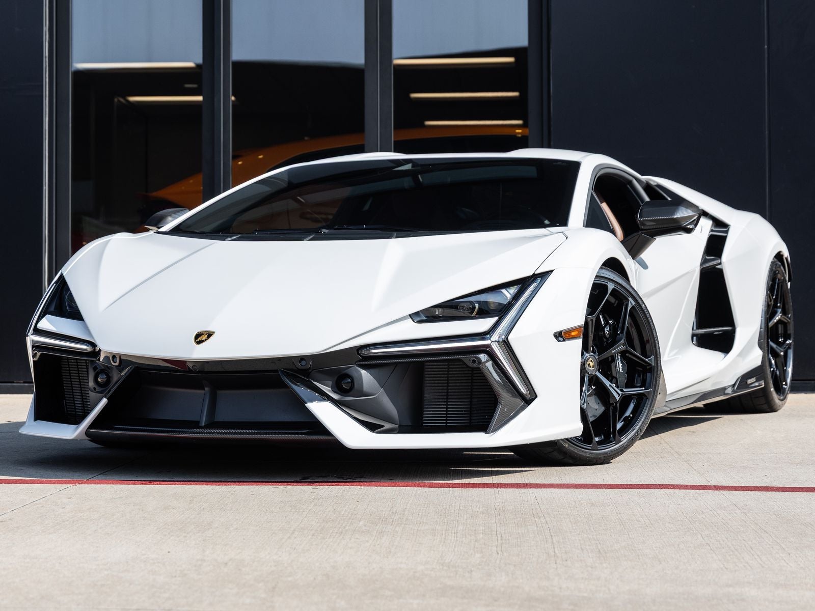 2024 Lamborghini Revuelto 6.5 DCT 4WD's photo