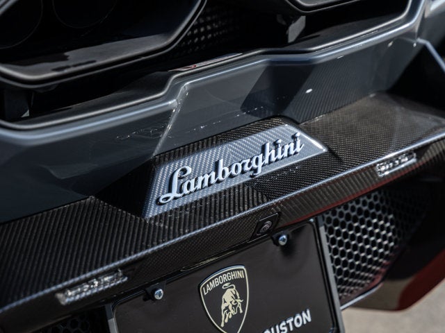 2025 Lamborghini Revuelto Base